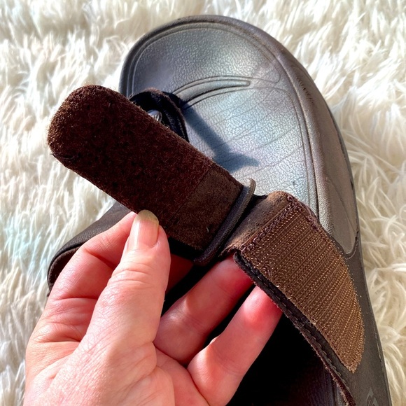 FITFLOP WOMEN’S BROWN WALKSTAR TOE POST FITNESS SANDALS 1 1/2” Velcro Sz… - Picture 8 of 10